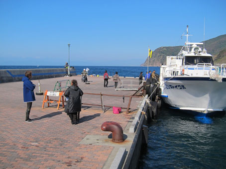 121121toi8.jpg
